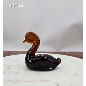 Kanawha Hand Blown Art Glass Swan Figurine – Amberina, 3.5"